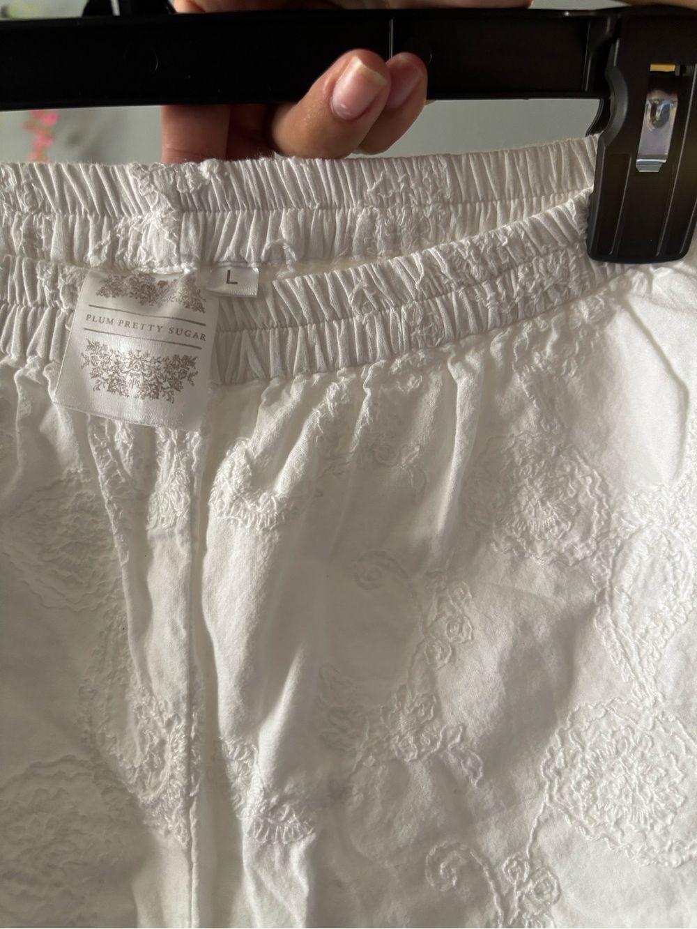 Plum Pretty Sugar White Embroidered Pajama Set Medium - Picture 9 of 10